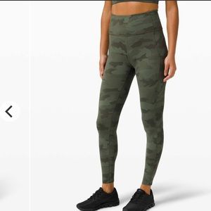 Lululemon Fast and Free High-Rise Tight 28" Non-Reflective Brushed NuluxSize 8